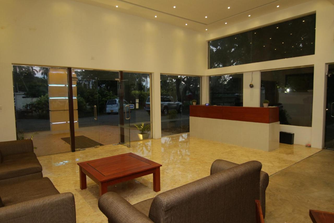 Jade Green Hotel 함반토타 외부 사진