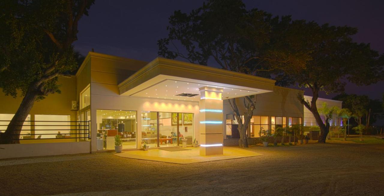 Jade Green Hotel 함반토타 외부 사진