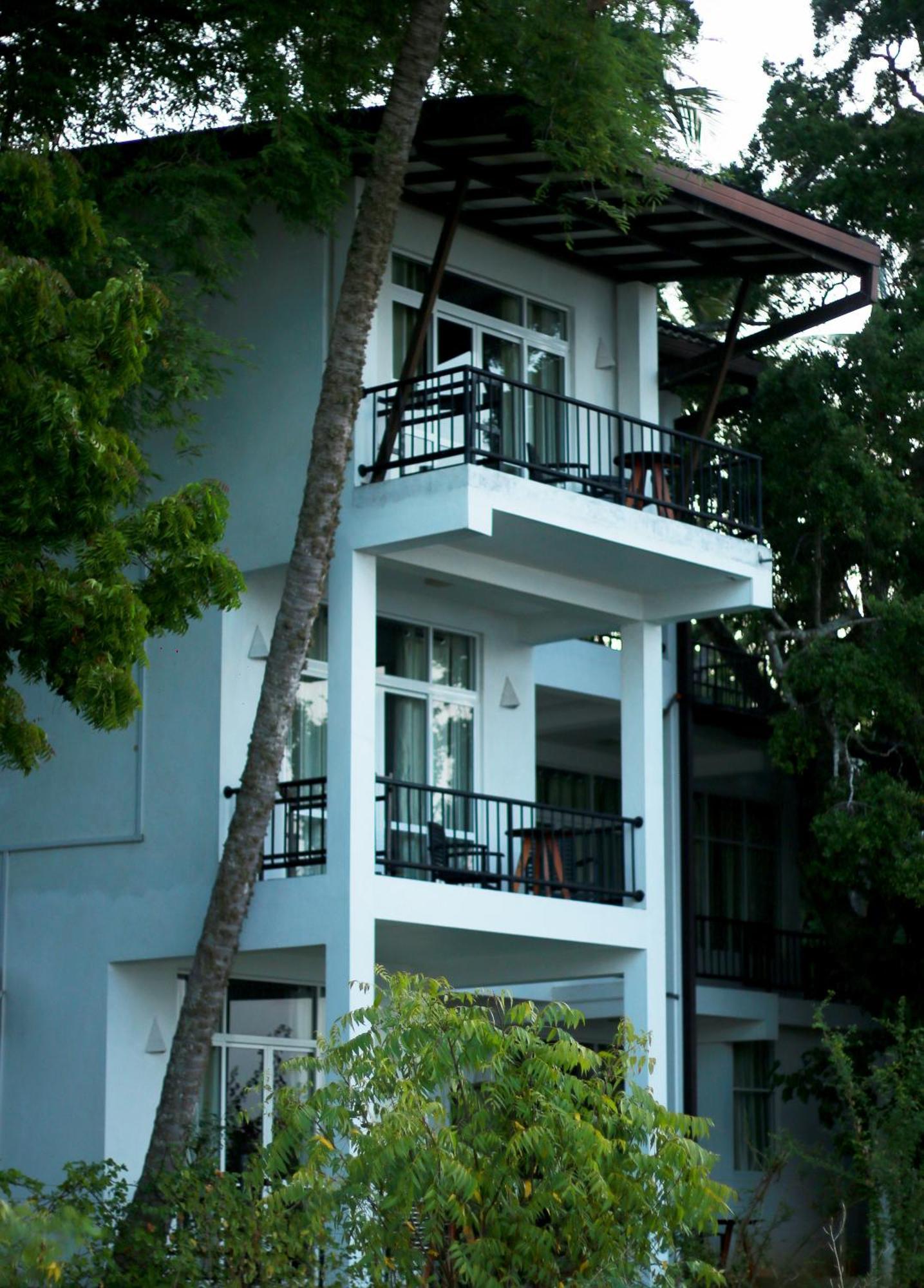 Jade Green Hotel 함반토타 외부 사진