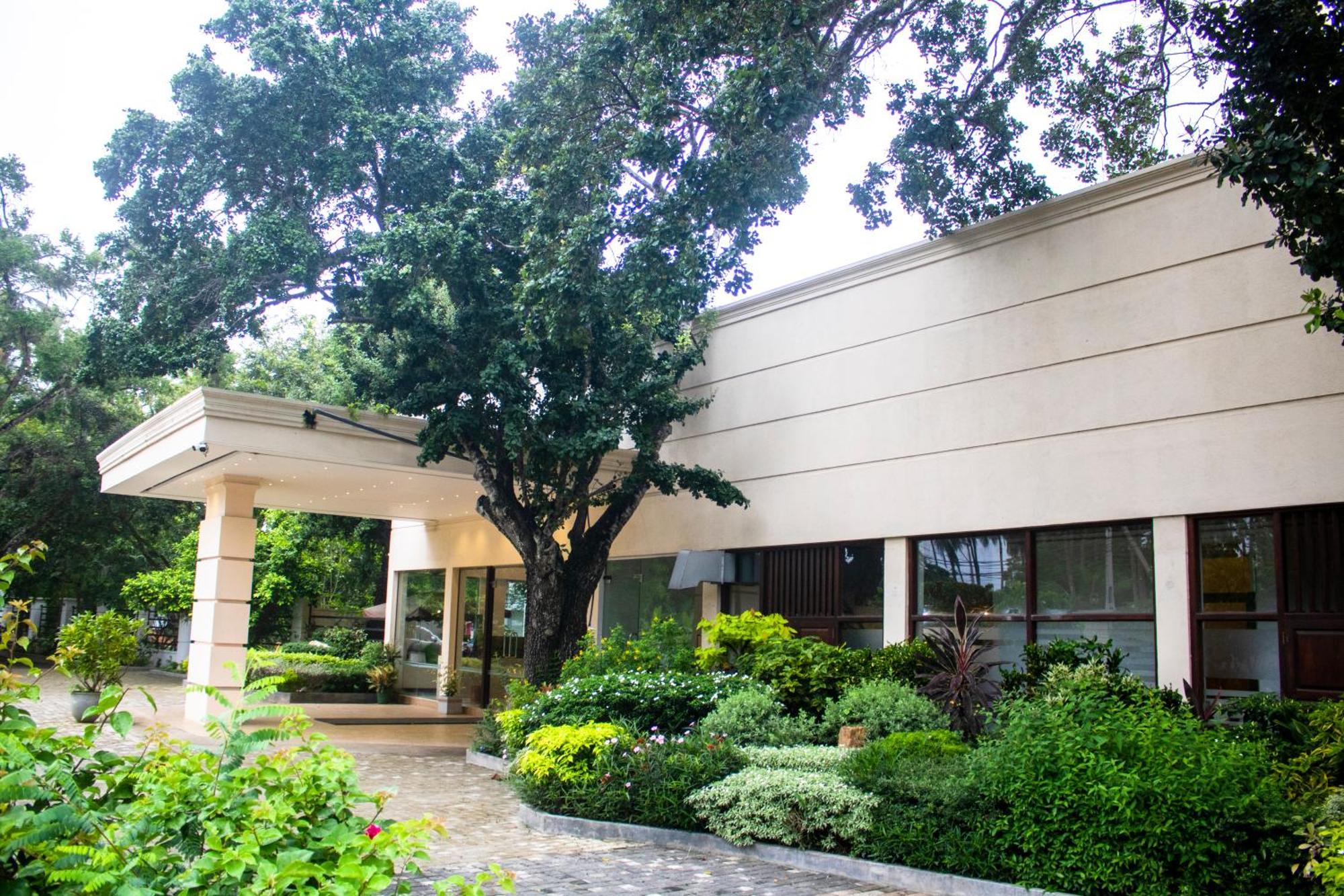 Jade Green Hotel 함반토타 외부 사진