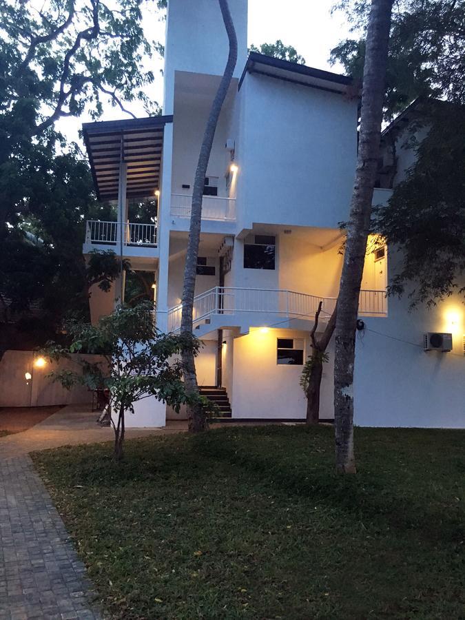 Jade Green Hotel 함반토타 외부 사진