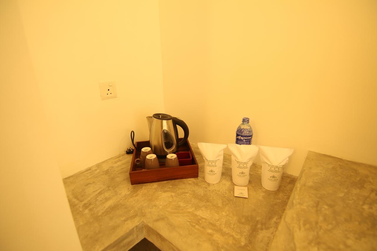 Jade Green Hotel 함반토타 외부 사진